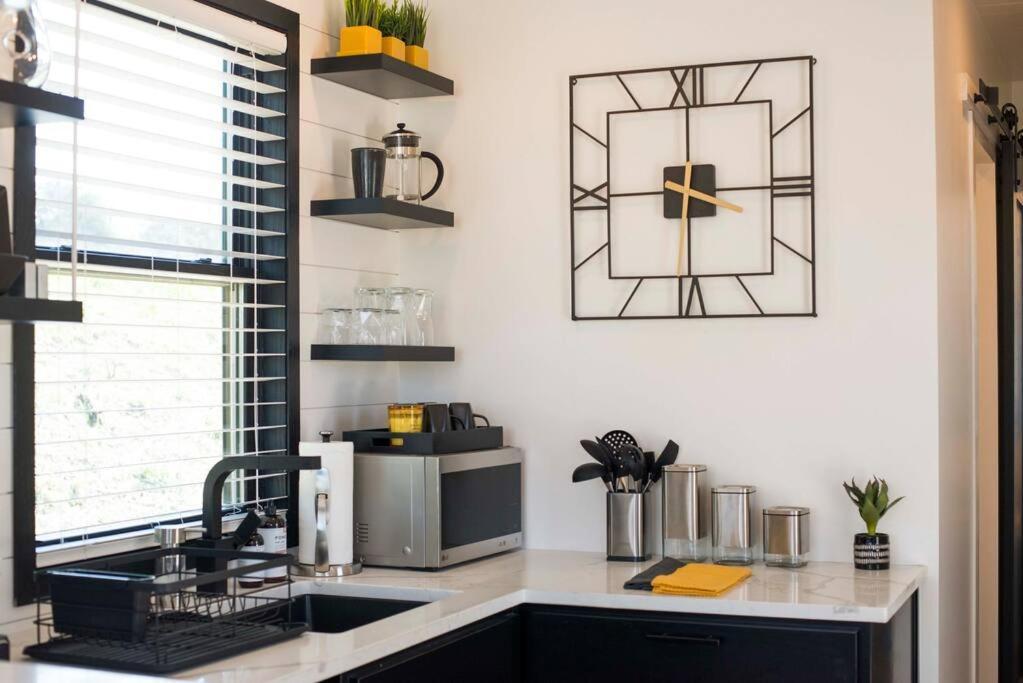 The Zephyr Modern Luxe Container Home Bellmead Luaran gambar