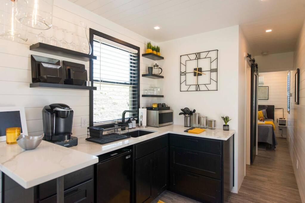 The Zephyr Modern Luxe Container Home Bellmead Luaran gambar