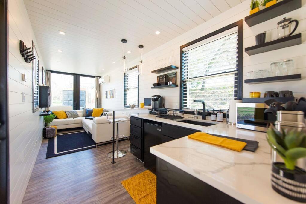 The Zephyr Modern Luxe Container Home Bellmead Luaran gambar