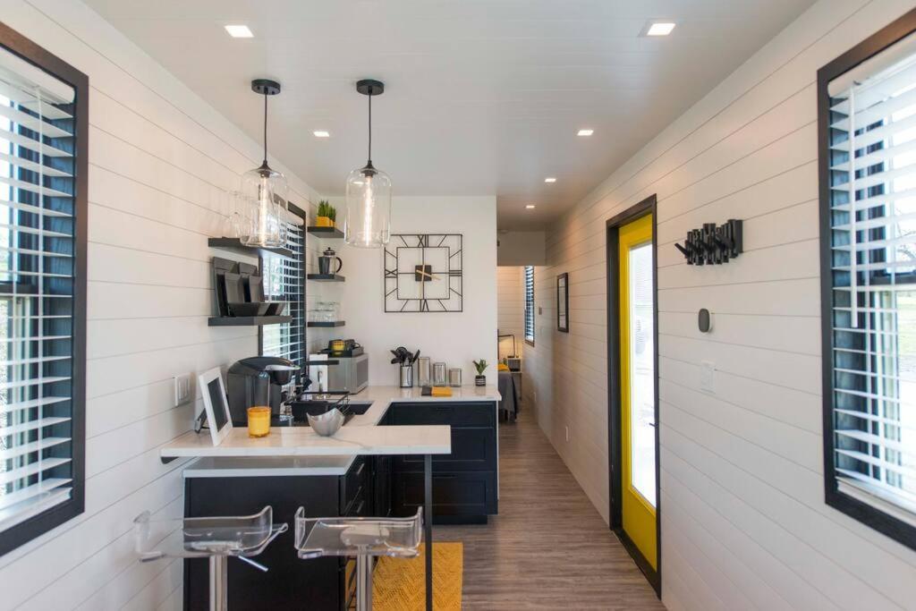 The Zephyr Modern Luxe Container Home Bellmead Luaran gambar